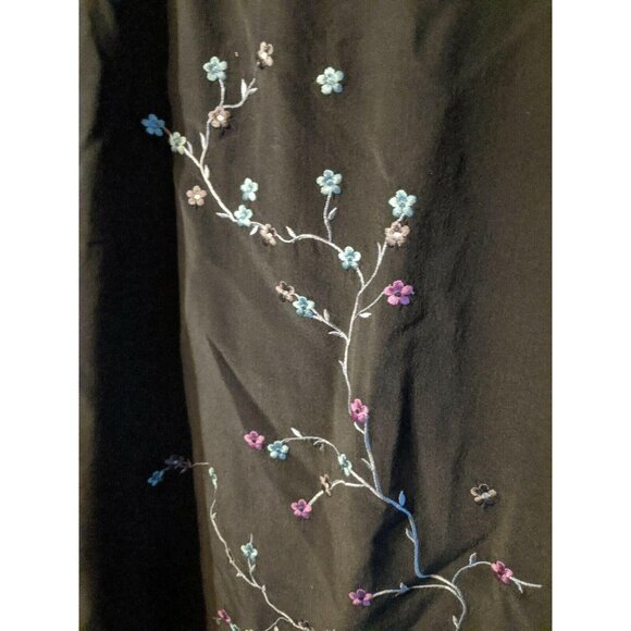 Mixit Woman Embroidered Floral Black Skirt Size 10 Blue Purple Lined - Picture 2 of 6